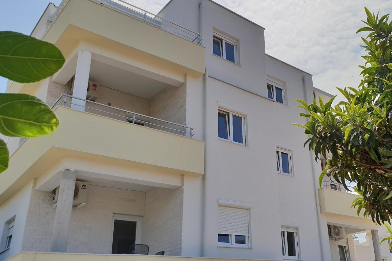 Apartments By The Sea Bilo, Primosten - 14601 Primošten Exterior foto
